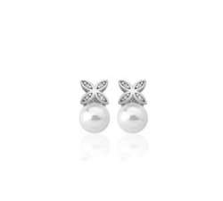Pearl earrings by Majorica Romance 2