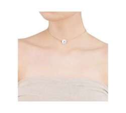 Girl with the Majorica gold-plated silver choker with a white pearl Nuada 14 mm