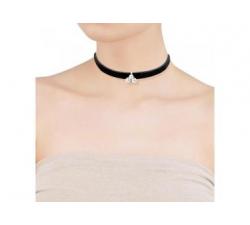 Girl with the Majorica leather choker/bracelet with a white pearls