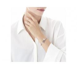 Girl with the Majorica pearl bracelet Galatea_silver_white pearl