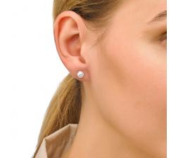 Model with Earrings Lyra White Pearl Gold