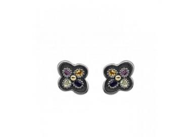 Handmade silver flor shaped earrings with gems by Spanish brand Bohemme