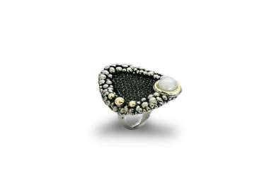 Silver pearl ring Tesoro Marino by Bohemme