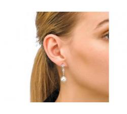 Girl with the Majorica pearl earrings Lila_silver jewel