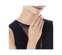Model with the Exquisite 4 Majorica Silver Ring