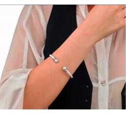 Leather bracelet with pealr Bead