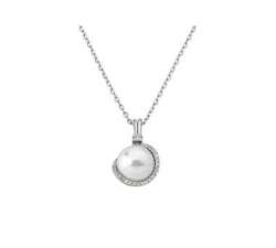 Exquisite Pendant with white pearl. Detail