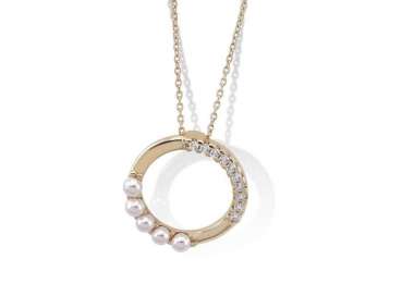 Pirouette silver pearl Pendant. Golden. Detail