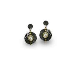 Silver earrings by Bohemme Tesoro Marino. Pearl